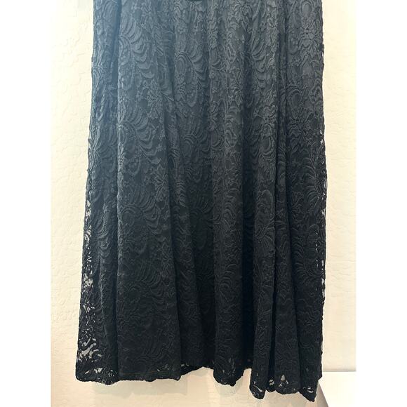 TORRID | Black Lace Overlay Fit & Flare Midi Dress Plus | Size 4X - Picture 4 of 8